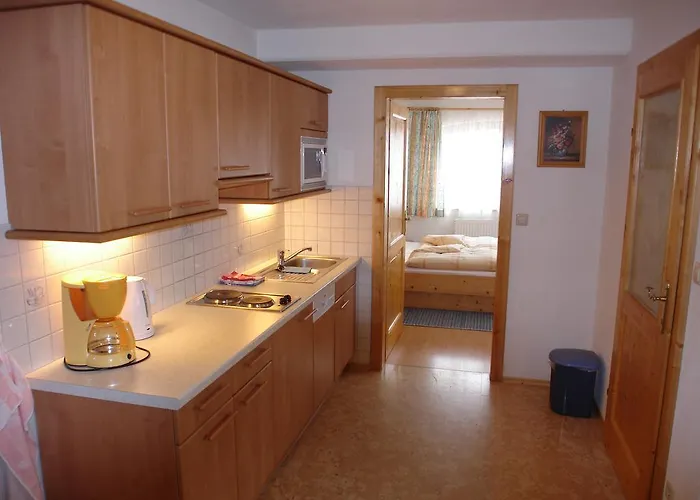 U. Knauss * 斯拉德明