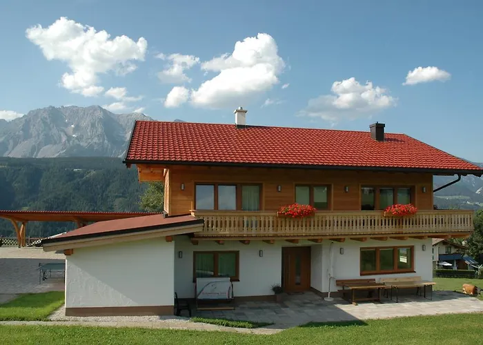 U. Knauss * 斯拉德明